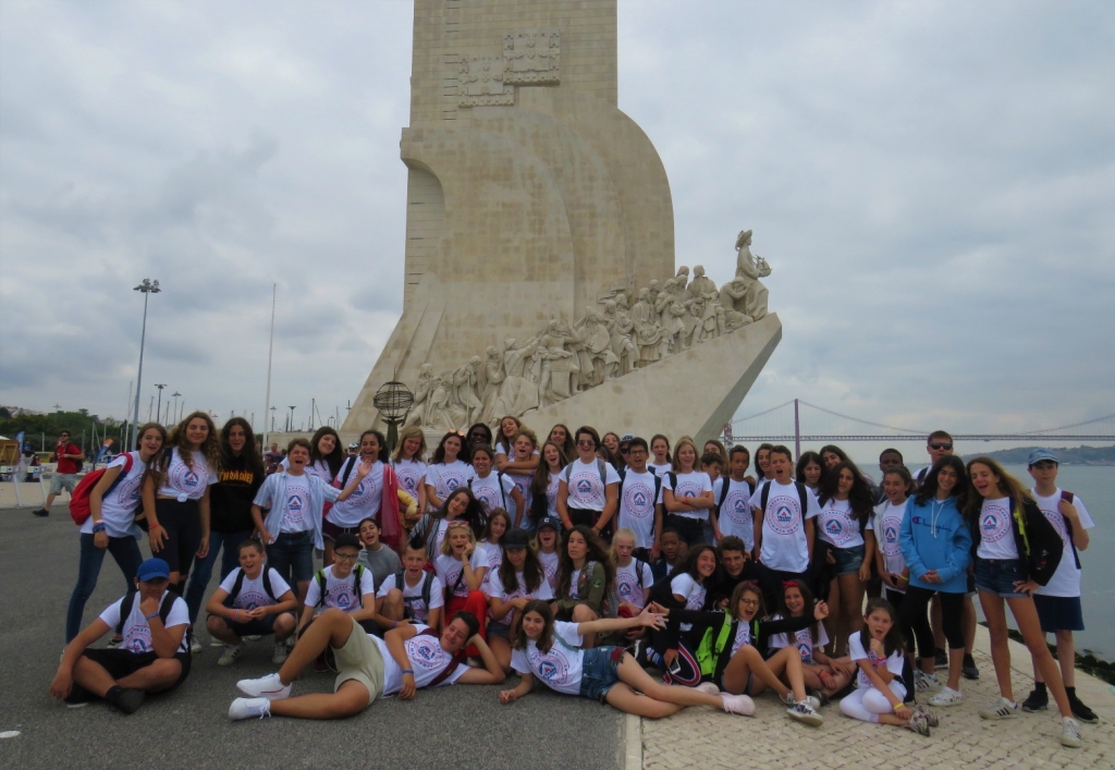Village Camps International Summer Camp Santa Cruz, Portugal 2025-07-25 https://www.villagecamps.com/journals_admin/images/2016-0800-first session group pic.jpg